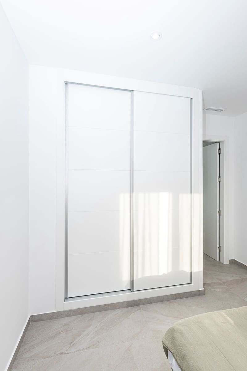 2 Zimmer Apartment zu verkaufen in Torrevieja mit Pool Garage - 299.000 € (Ref: 10156618)