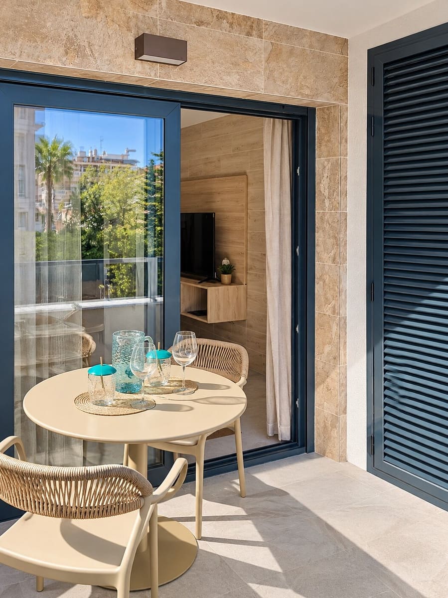 2 Zimmer Apartment zu verkaufen in Torrevieja mit Pool Garage - 299.000 € (Ref: 10156618)