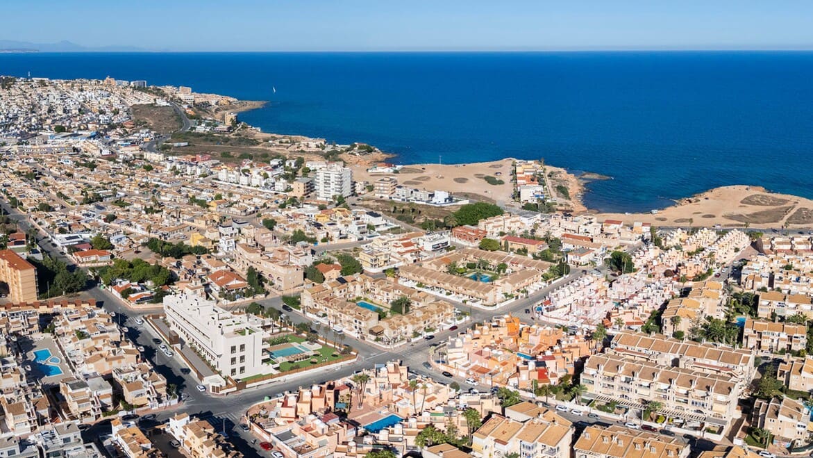 2 makuuhuone Huoneisto myytävänä paikassa Torrevieja mukana uima-altaan 
autotalli - 404 900 € (Ref: 10156662)