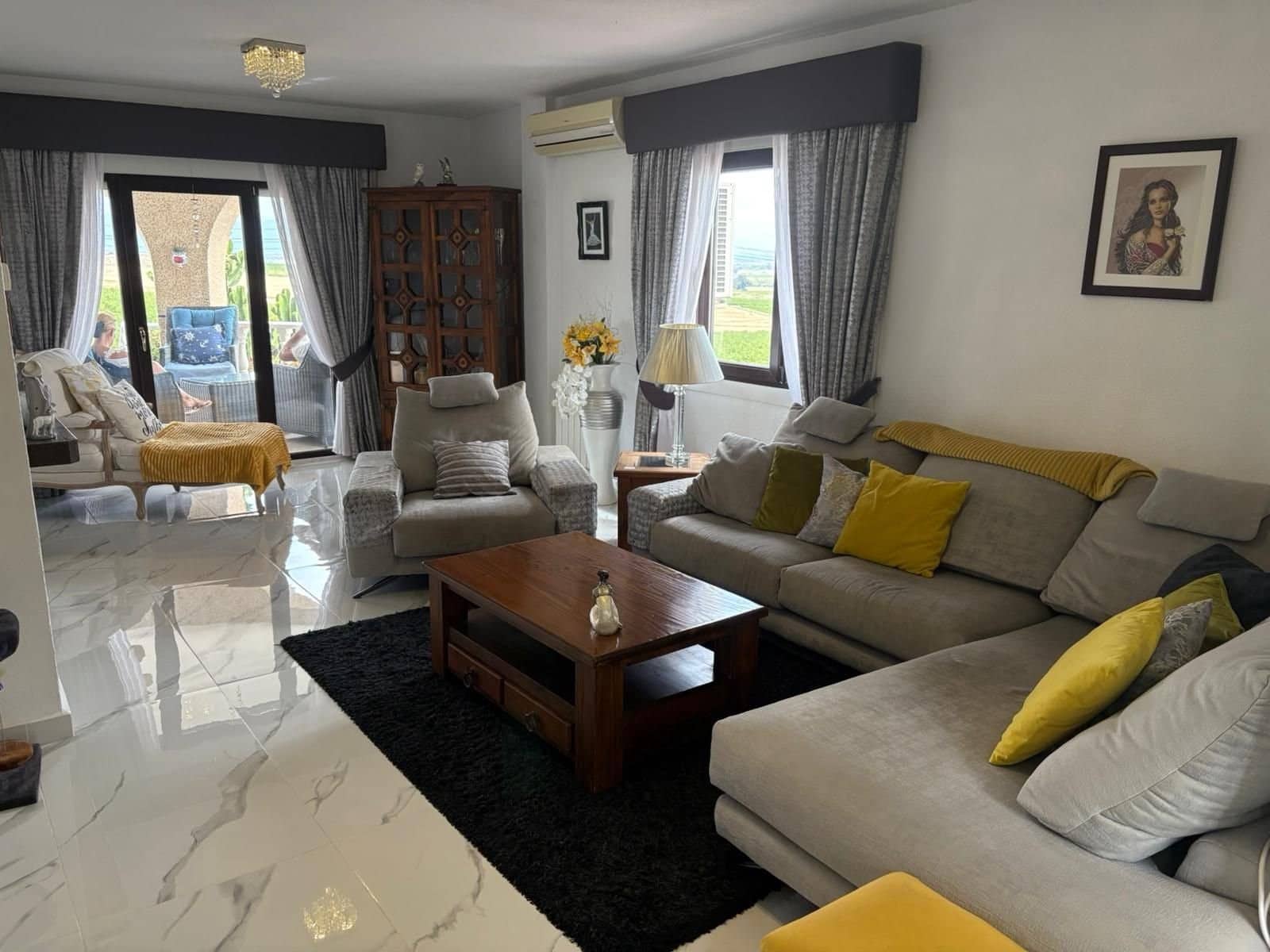 5 sypialnia Willa na sprzedaż w Almoradi z basenem garażem - 685 000 € (Ref: 10156694)
