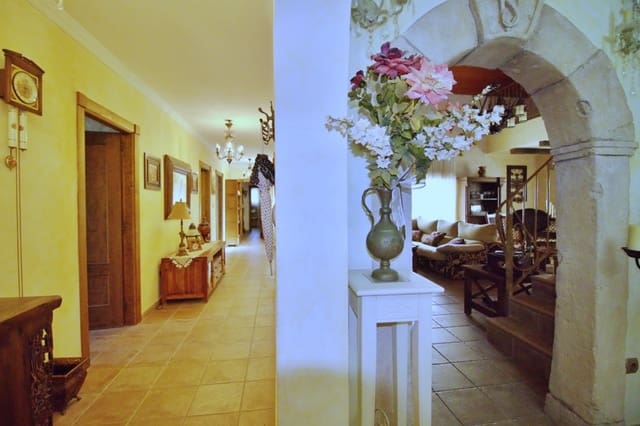 5 Zimmer Villa zu verkaufen in Valverde, Elche / Elx mit Pool - 610.000 € (Ref: 10156716)