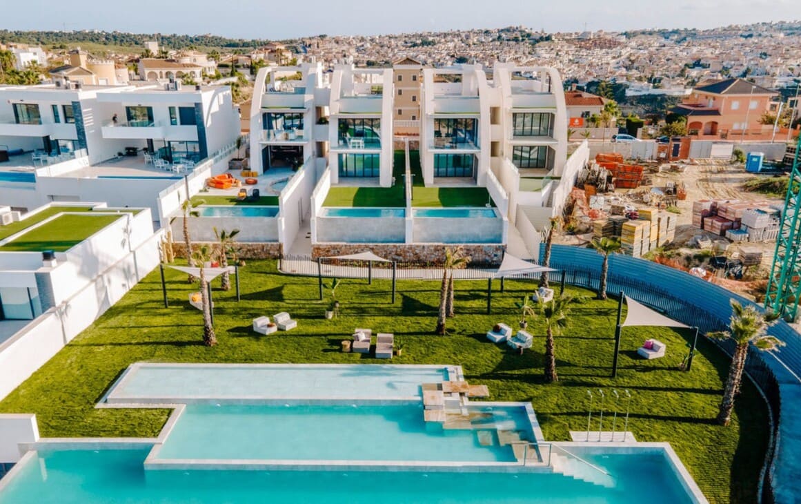 4 bedroom Apartment for sale in Rojales with pool - € 599,000 (Ref: 10156723)