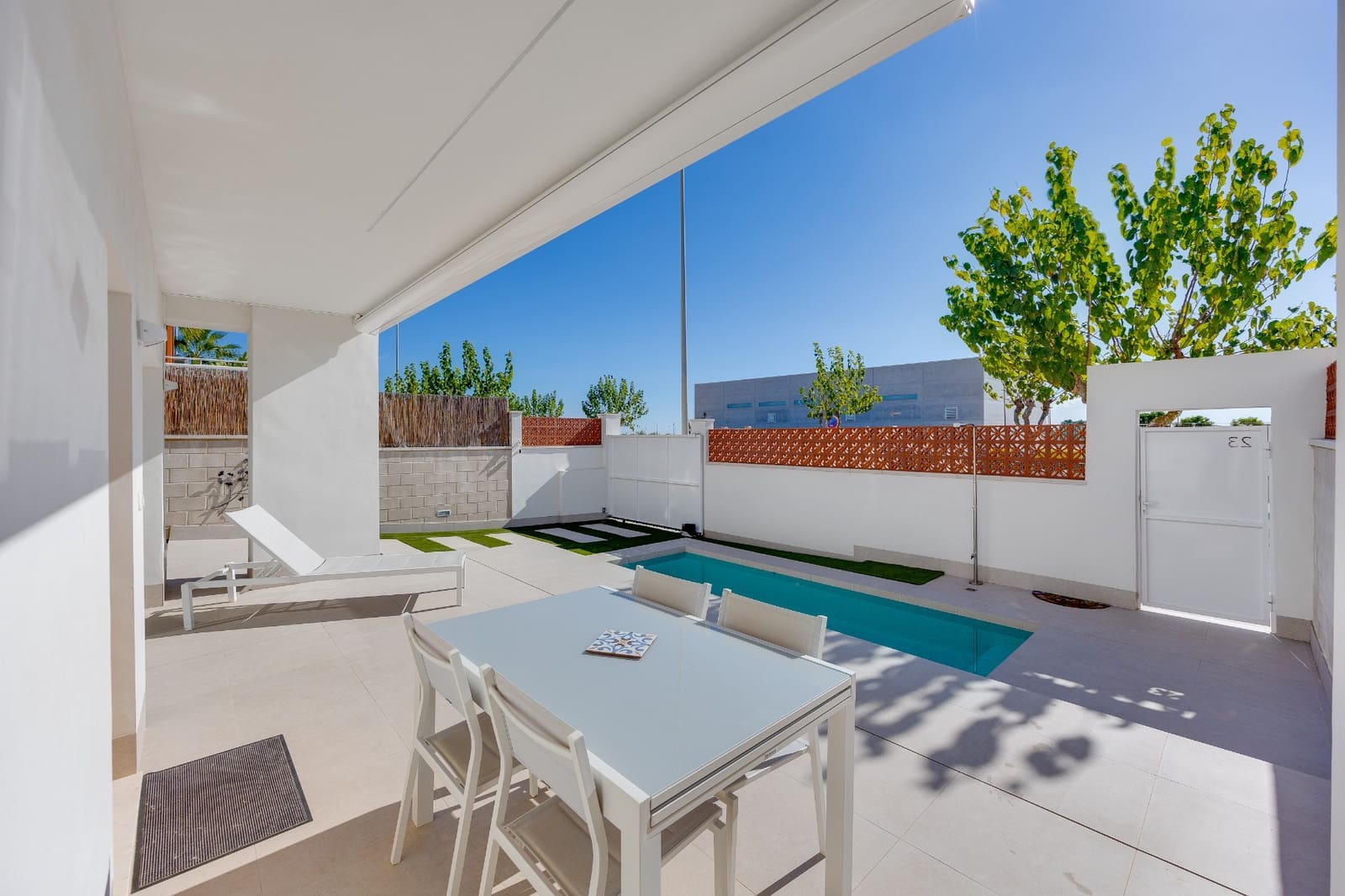 3 soveværelse Villa til salg i Pilar de la Horadada med swimmingpool - € 548.000 (Ref: 10157529)