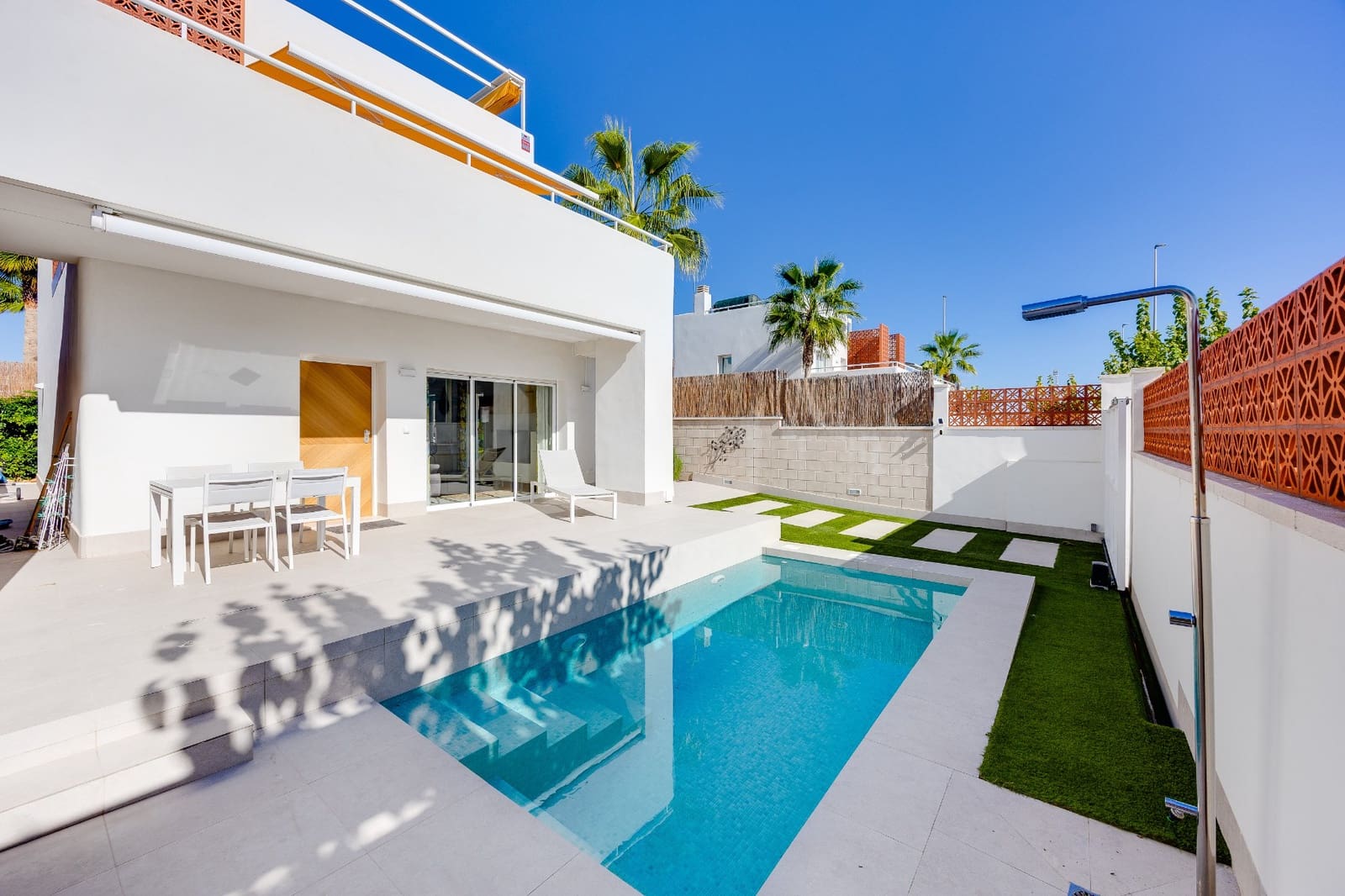 3 soveværelse Villa til salg i Pilar de la Horadada med swimmingpool - € 548.000 (Ref: 10157529)