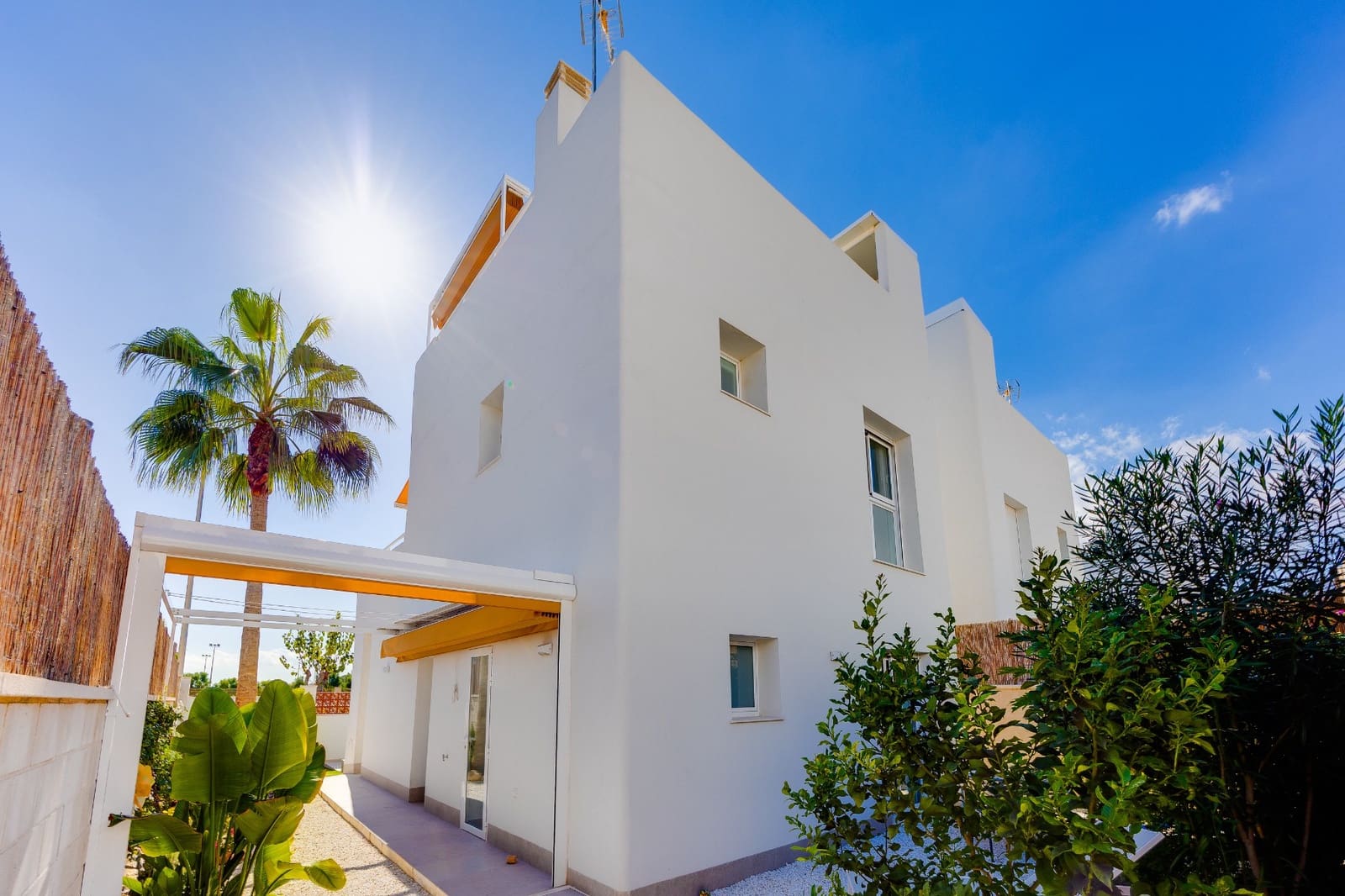 3 soveværelse Villa til salg i Pilar de la Horadada med swimmingpool - € 548.000 (Ref: 10157529)