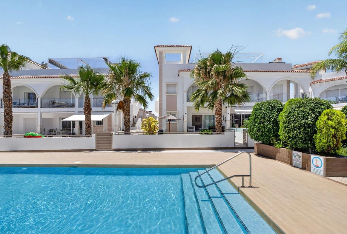 2 bedroom Apartment for sale in Rojales with pool garage - € 324,900 (Ref: 10157544)