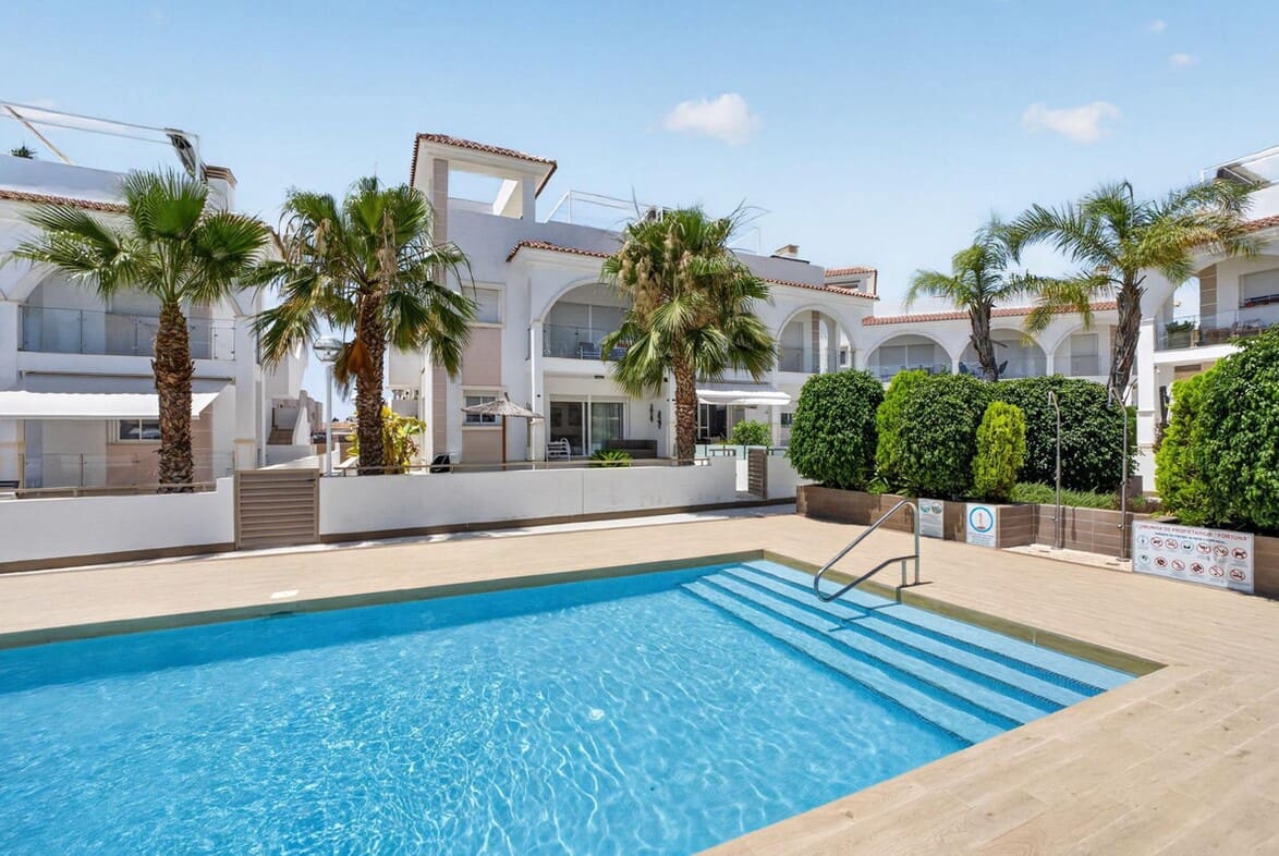 2 bedroom Apartment for sale in Rojales with pool garage - € 324,900 (Ref: 10157544)