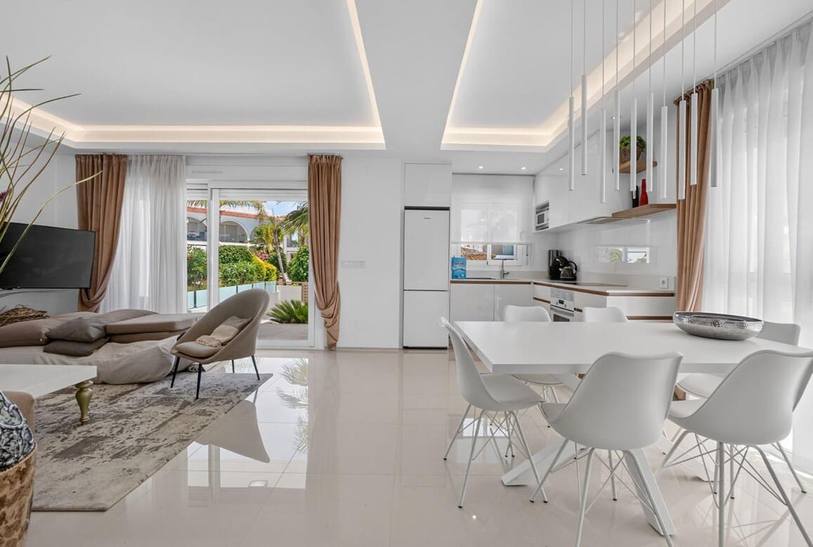 2 bedroom Apartment for sale in Rojales with pool garage - € 324,900 (Ref: 10157544)