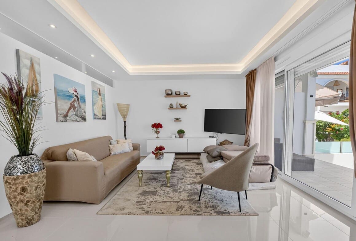 2 bedroom Apartment for sale in Rojales with pool garage - € 324,900 (Ref: 10157544)