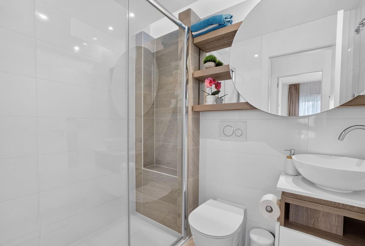 2 bedroom Apartment for sale in Rojales with pool garage - € 324,900 (Ref: 10157544)