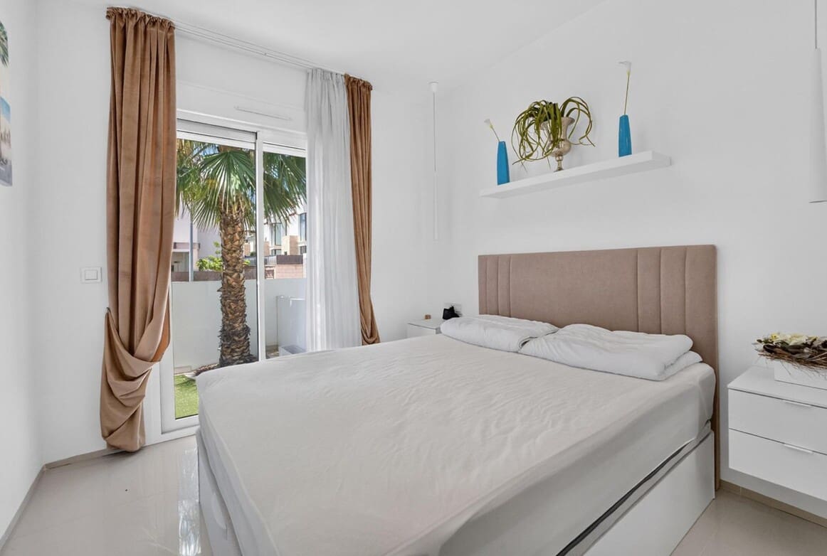 2 bedroom Apartment for sale in Rojales with pool garage - € 324,900 (Ref: 10157544)