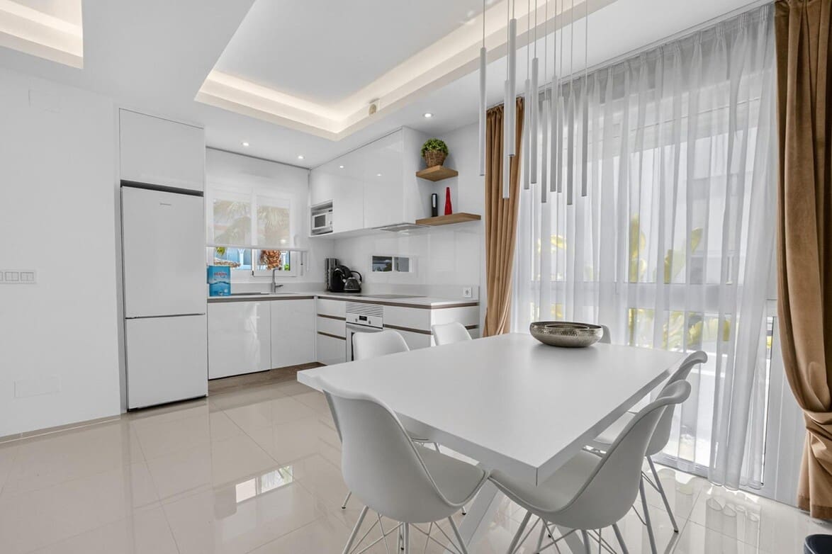 2 bedroom Apartment for sale in Rojales with pool garage - € 324,900 (Ref: 10157544)