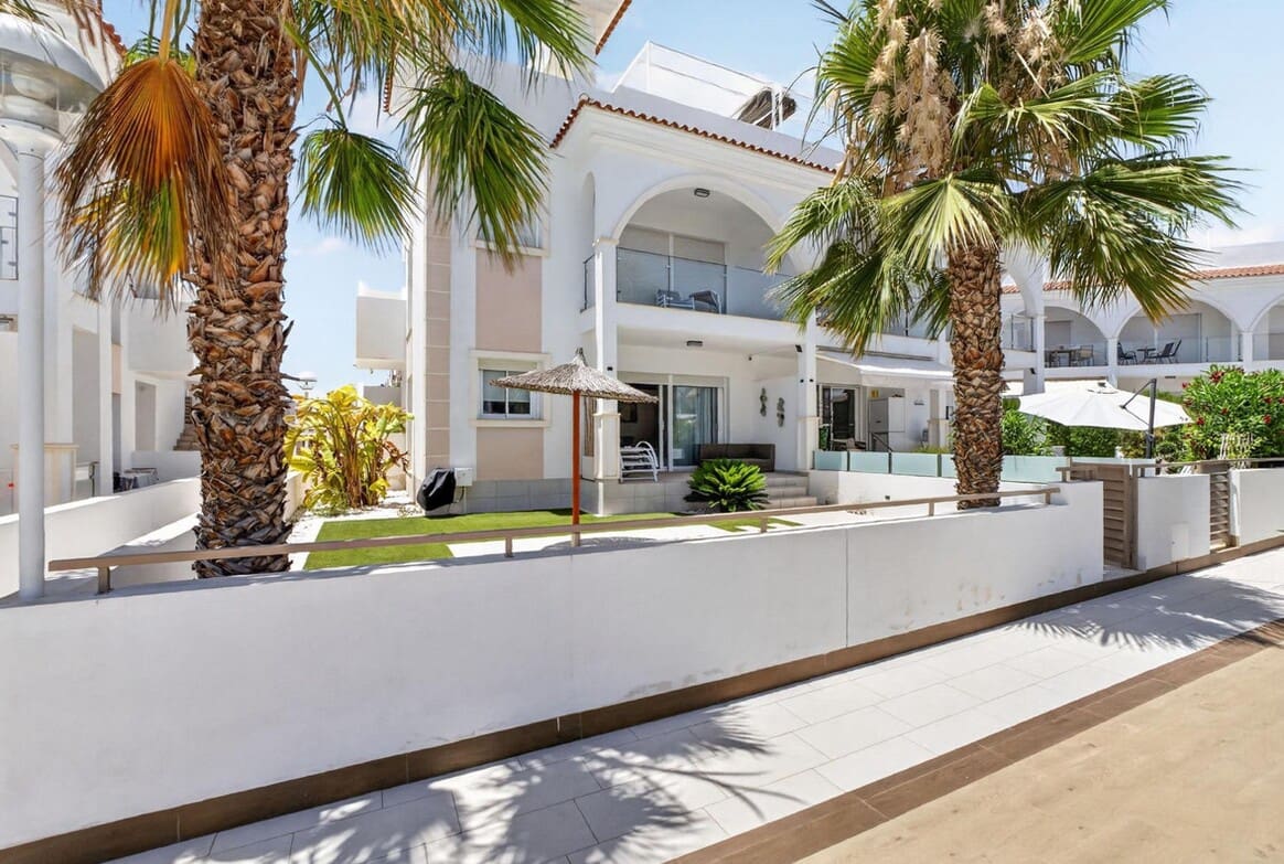 2 bedroom Apartment for sale in Rojales with pool garage - € 324,900 (Ref: 10157544)