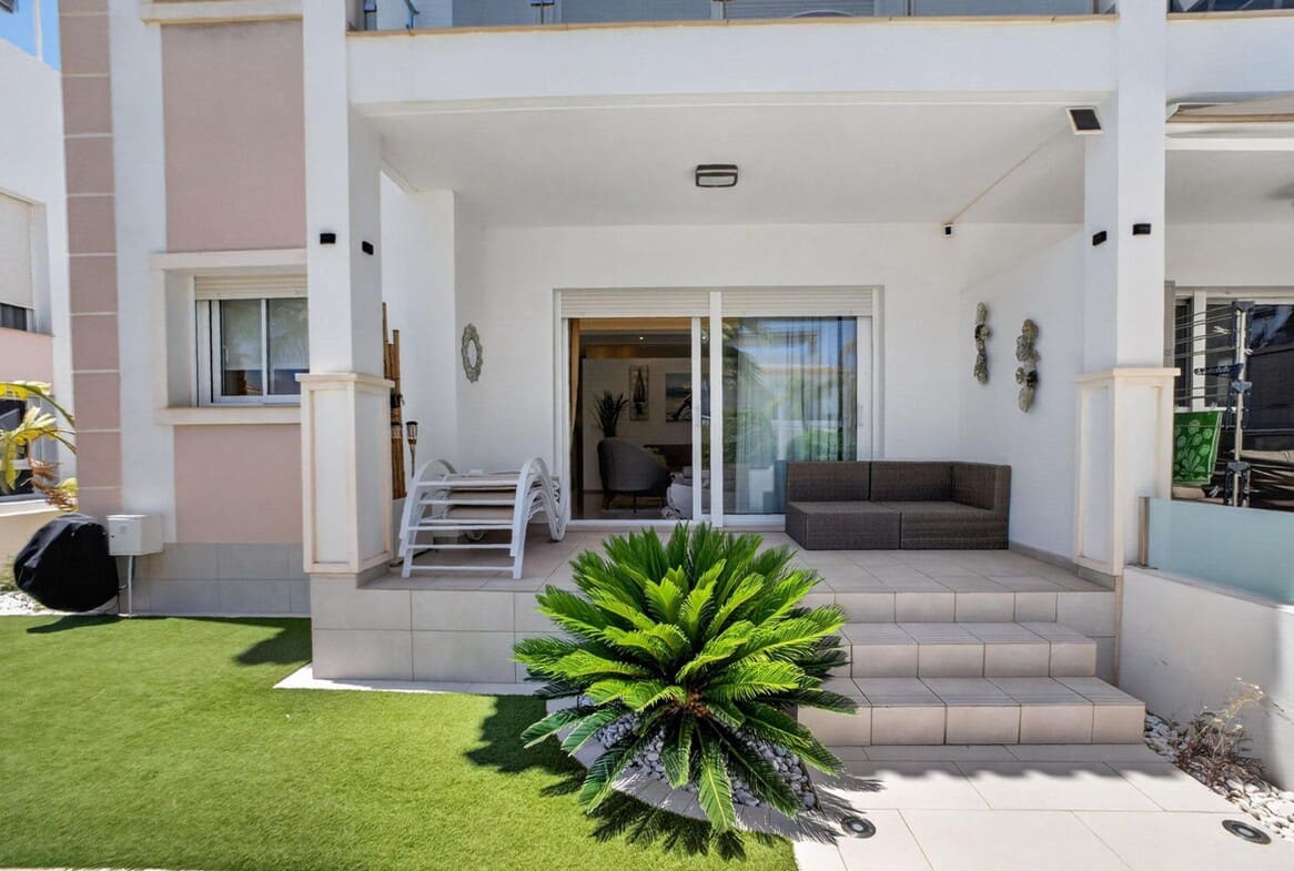 2 bedroom Apartment for sale in Rojales with pool garage - € 324,900 (Ref: 10157544)