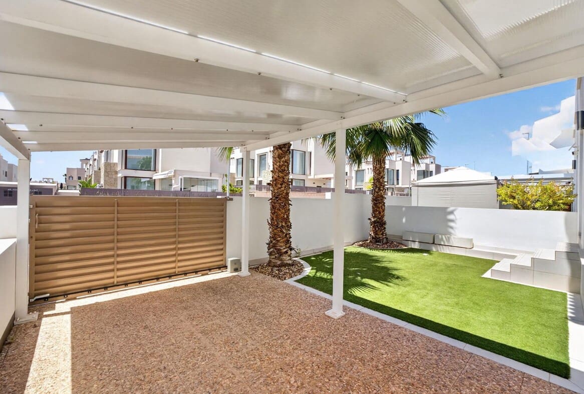 2 bedroom Apartment for sale in Rojales with pool garage - € 324,900 (Ref: 10157544)