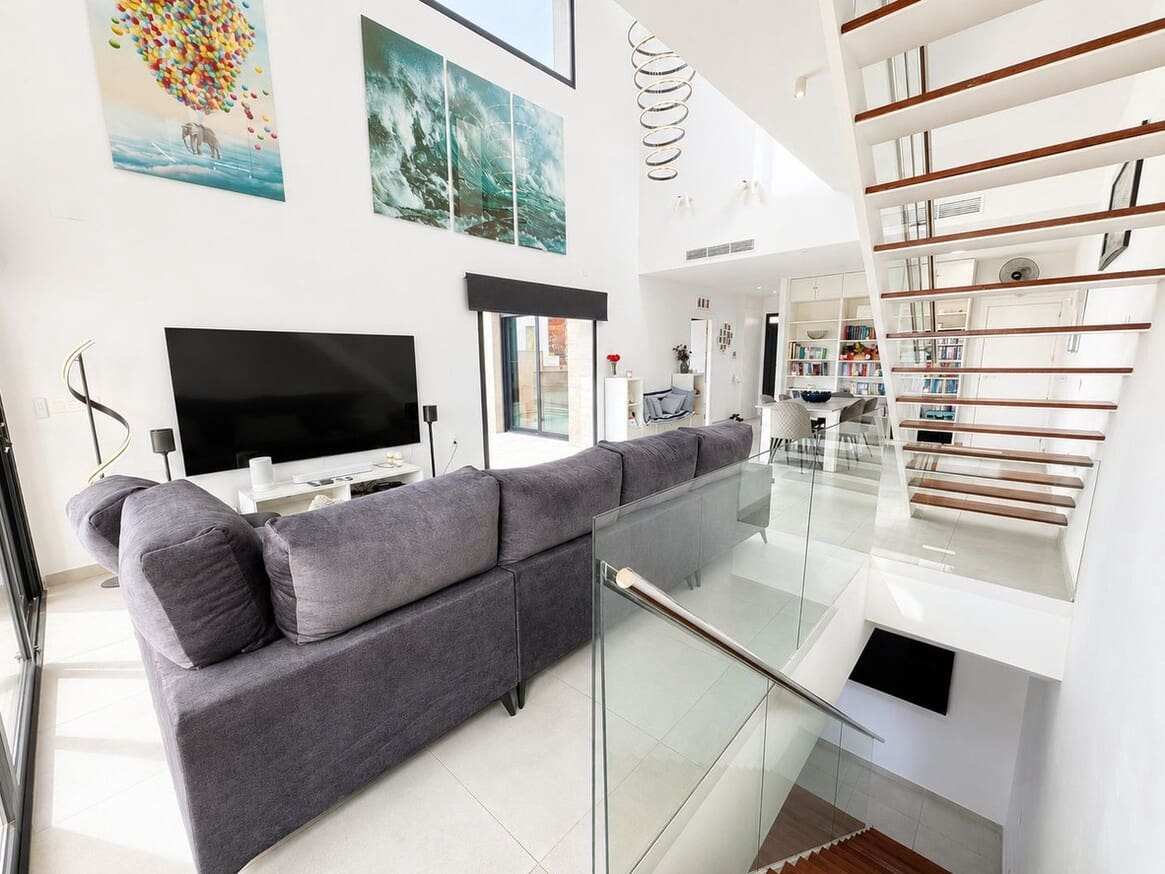 4 slaapkamer Villa te koop in Benijofar met zwembad garage - € 795.000 (Ref: 10158297)