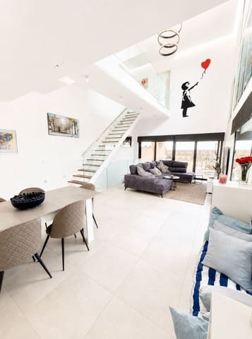 4 slaapkamer Villa te koop in Benijófar met zwembad garage - € 795.000 (Ref: 10158297)