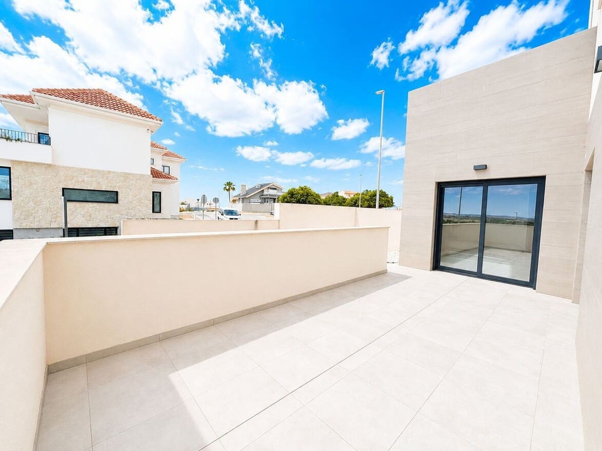 4 slaapkamer Villa te koop in Benijofar met zwembad garage - € 795.000 (Ref: 10158297)