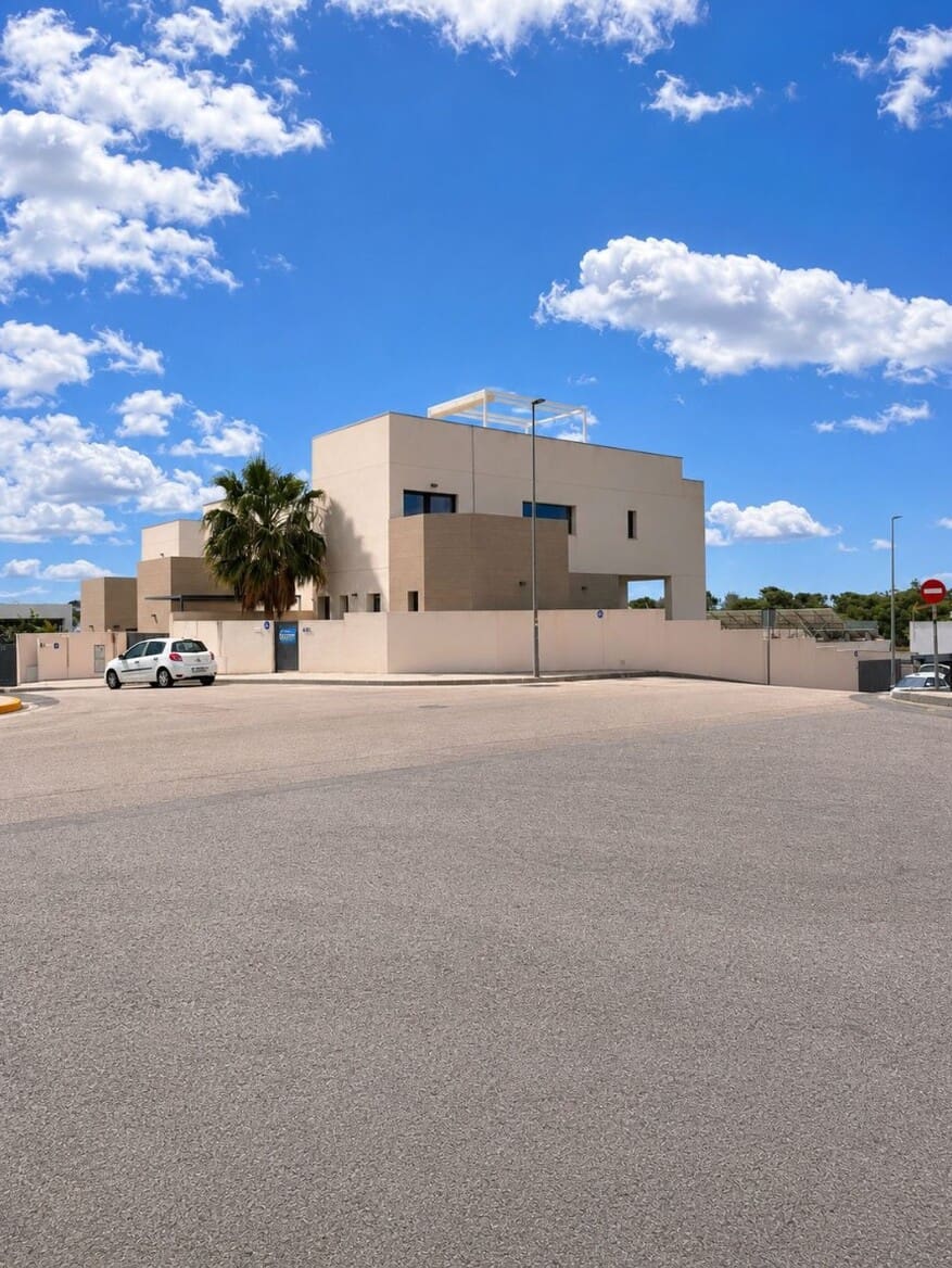 4 slaapkamer Villa te koop in Benijofar met zwembad garage - € 795.000 (Ref: 10158297)