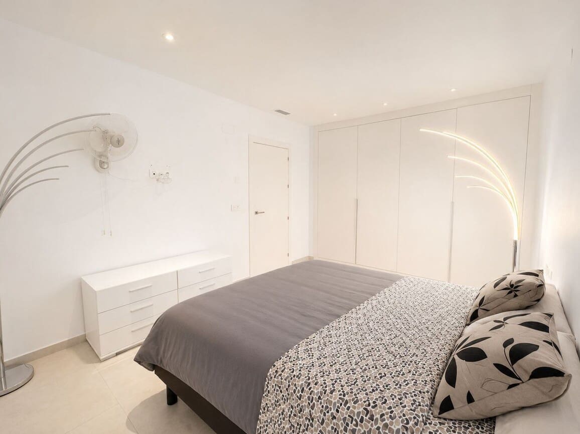 4 slaapkamer Villa te koop in Benijofar met zwembad garage - € 795.000 (Ref: 10158297)