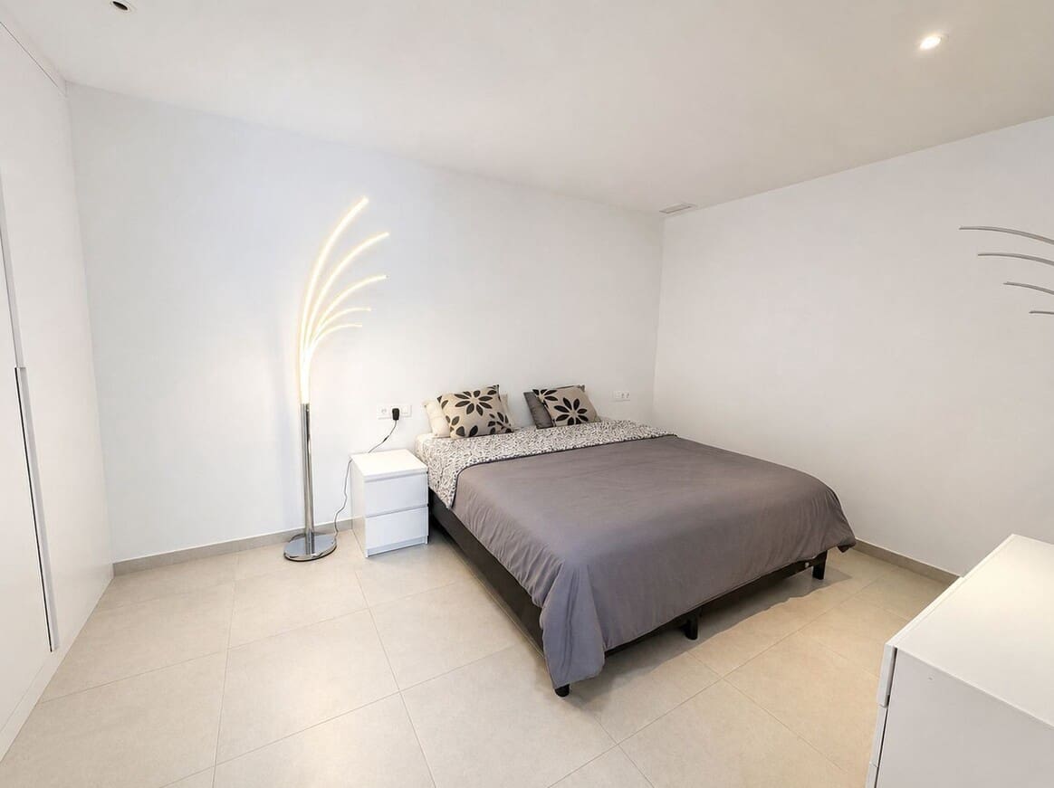 4 slaapkamer Villa te koop in Benijofar met zwembad garage - € 795.000 (Ref: 10158297)