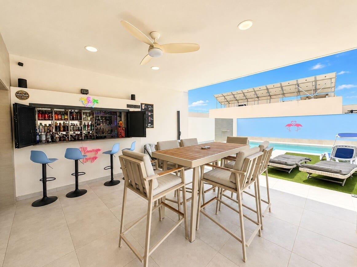 4 slaapkamer Villa te koop in Benijofar met zwembad garage - € 795.000 (Ref: 10158297)