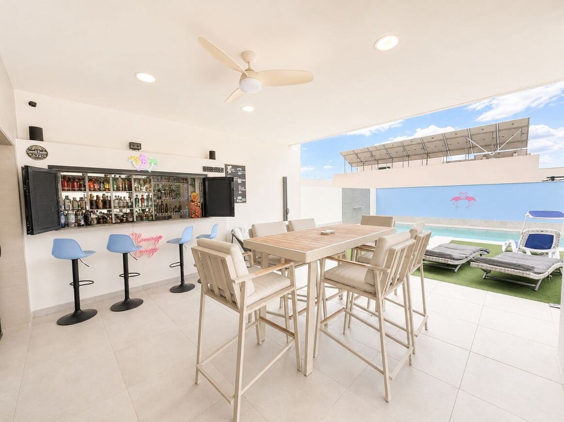 4 slaapkamer Villa te koop in Benijofar met zwembad garage - € 795.000 (Ref: 10158297)