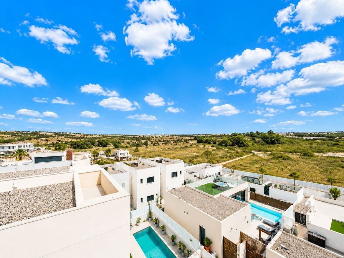 4 slaapkamer Villa te koop in Benijofar met zwembad garage - € 795.000 (Ref: 10158297)