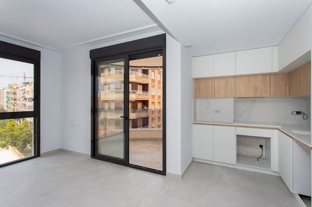 2 soverom Leilighet til salgs i Puerto Deportivo, Torrevieja med svømmebasseng - € 265 000 (Ref: 10158299)