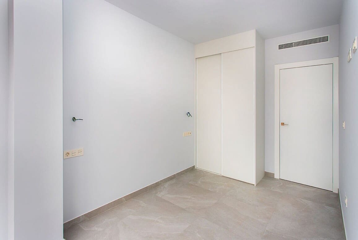 2 soverom Leilighet til salgs i Torrevieja med svømmebasseng - € 265 000 (Ref: 10158299)