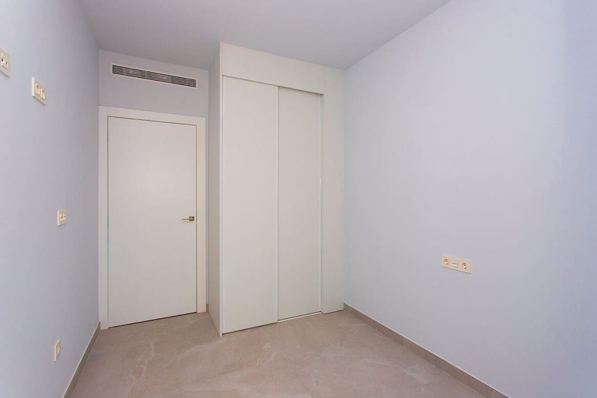 2 soverom Leilighet til salgs i Torrevieja med svømmebasseng - € 265 000 (Ref: 10158299)