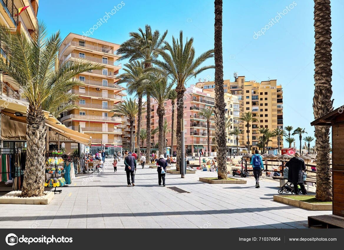 2 soverom Leilighet til salgs i Torrevieja med svømmebasseng - € 265 000 (Ref: 10158299)
