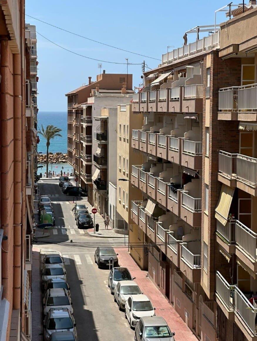 2 soverom Leilighet til salgs i Torrevieja med svømmebasseng - € 265 000 (Ref: 10158299)