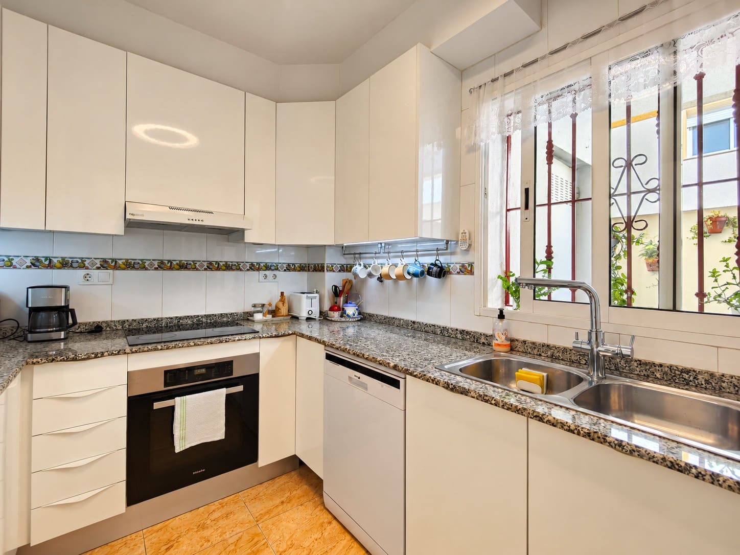 3 bedroom Townhouse for sale in La Florida with pool garage - € 197,950 (Ref: 10159230)