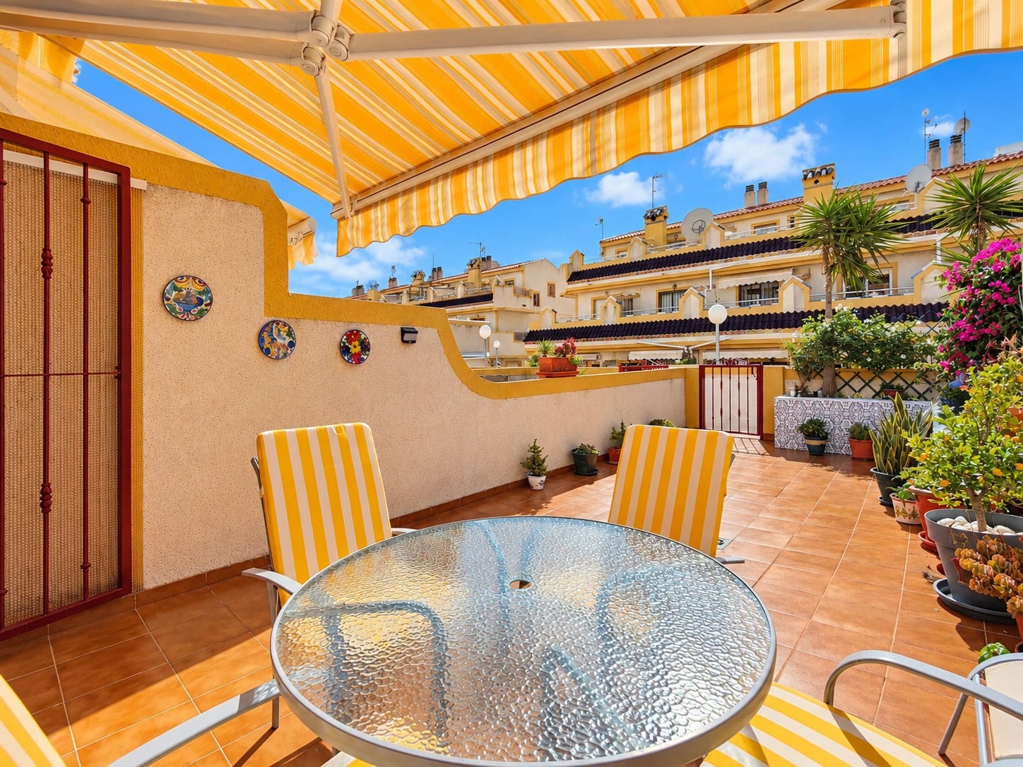 3 bedroom Townhouse for sale in La Florida with pool garage - € 197,950 (Ref: 10159230)
