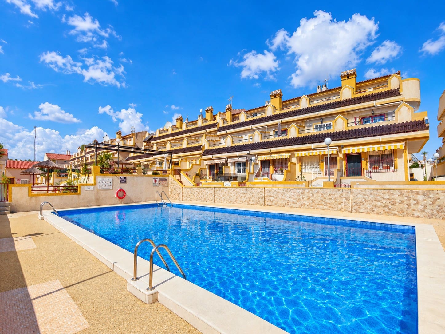3 bedroom Townhouse for sale in La Florida with pool garage - € 197,950 (Ref: 10159230)