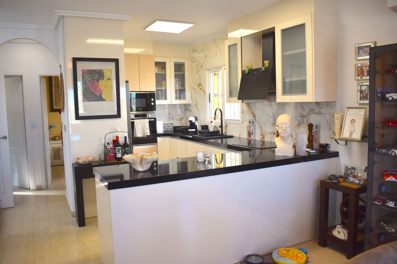 3 bedroom Villa for sale in Guardamar del Segura with pool garage - € 345,000 (Ref: 10159234)