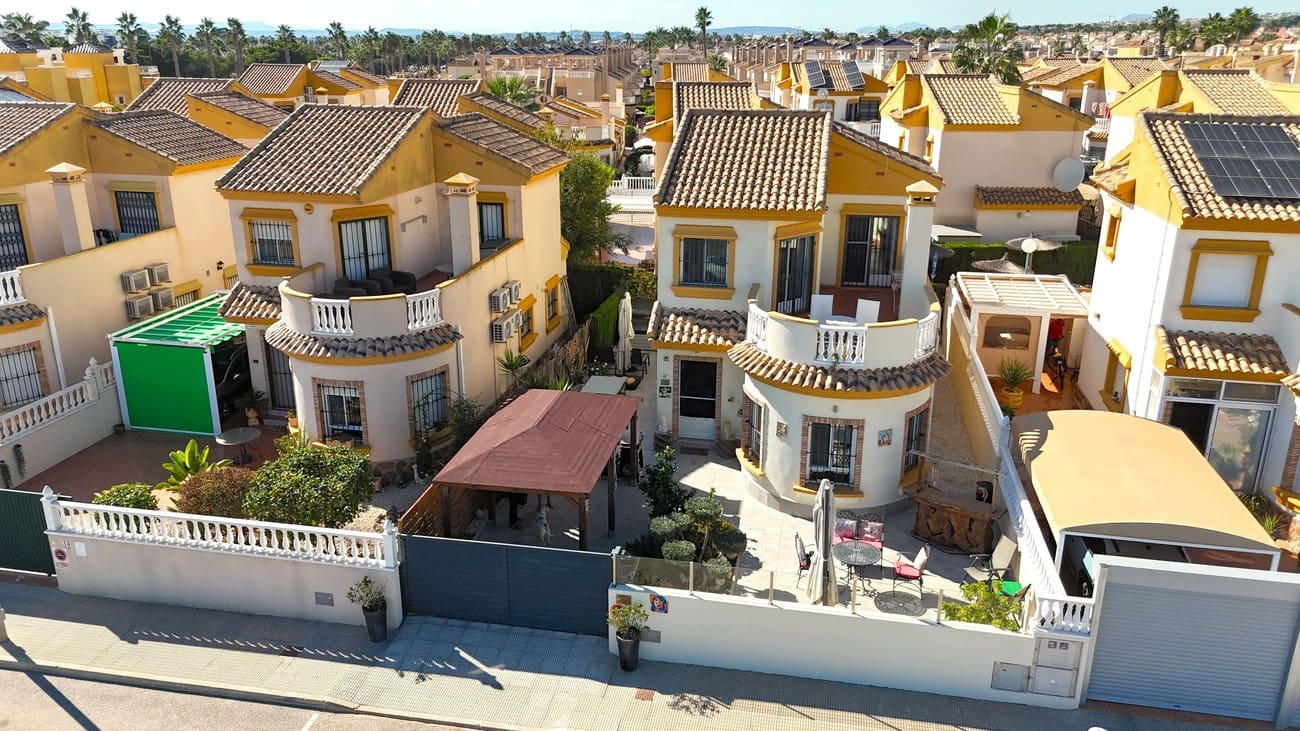 3 bedroom Villa for sale in Guardamar del Segura with pool garage - € 345,000 (Ref: 10159234)
