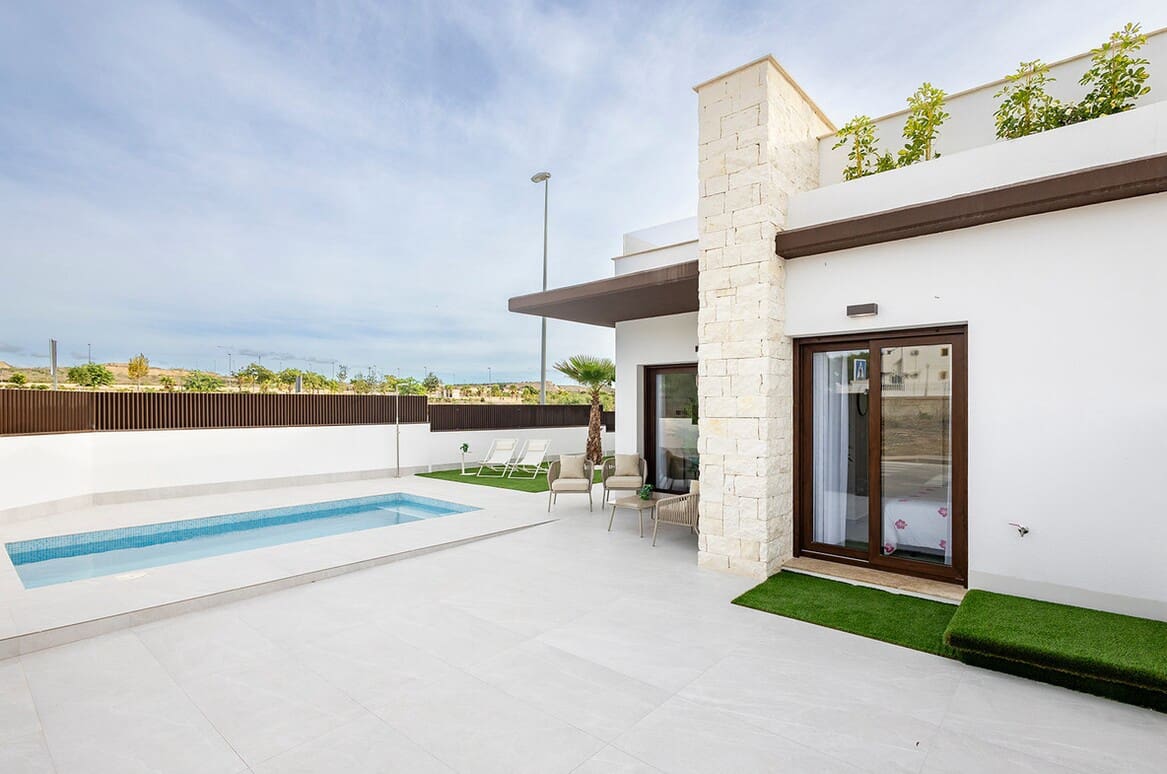 2 bedroom Villa for sale in Orihuela with pool garage - € 381,000 (Ref: 10159246)