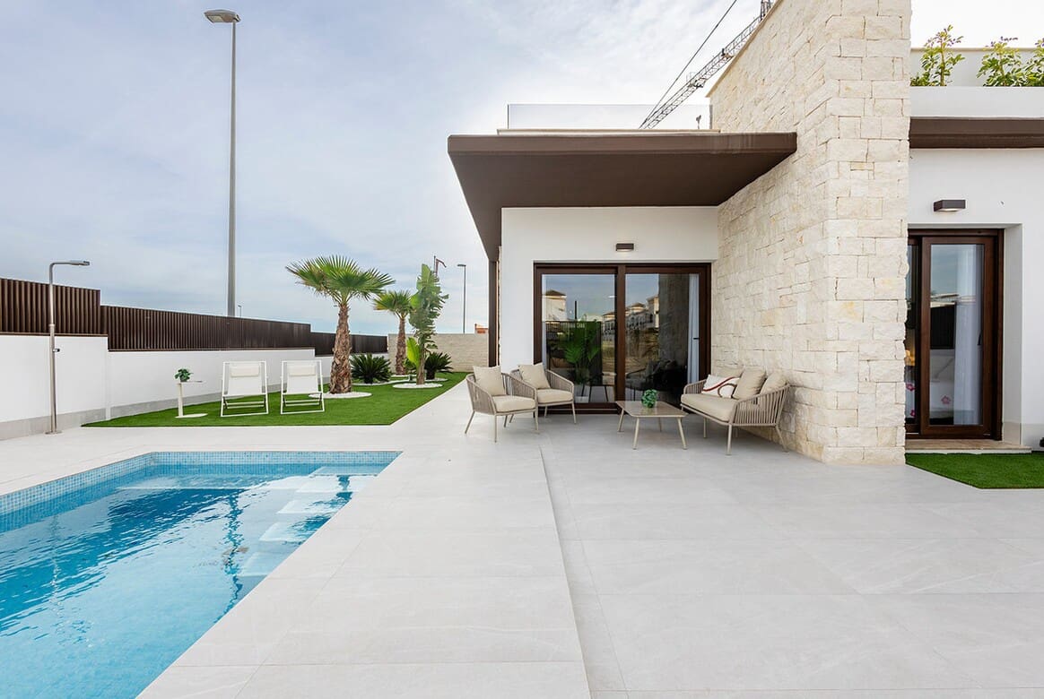 2 bedroom Villa for sale in Orihuela with pool garage - € 381,000 (Ref: 10159246)