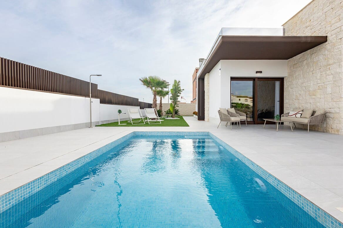 2 bedroom Villa for sale in Orihuela with pool garage - € 381,000 (Ref: 10159246)