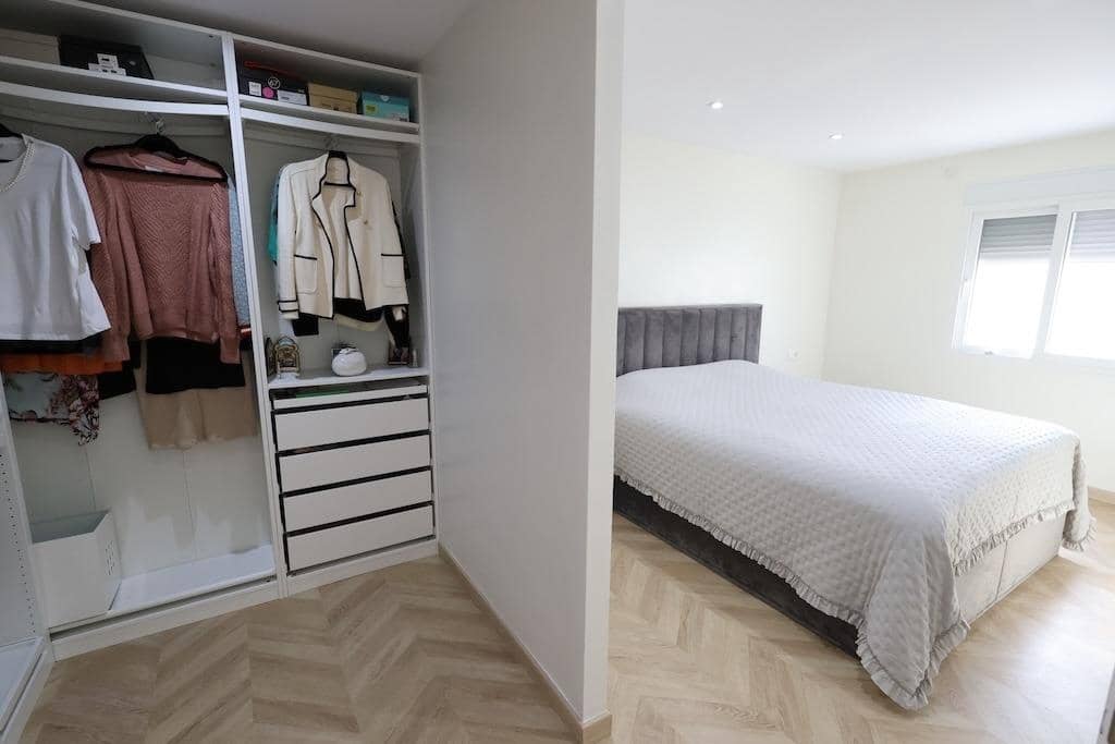 5 slaapkamer Villa te koop in Torrevieja met zwembad garage - € 599.000 (Ref: 10159264)