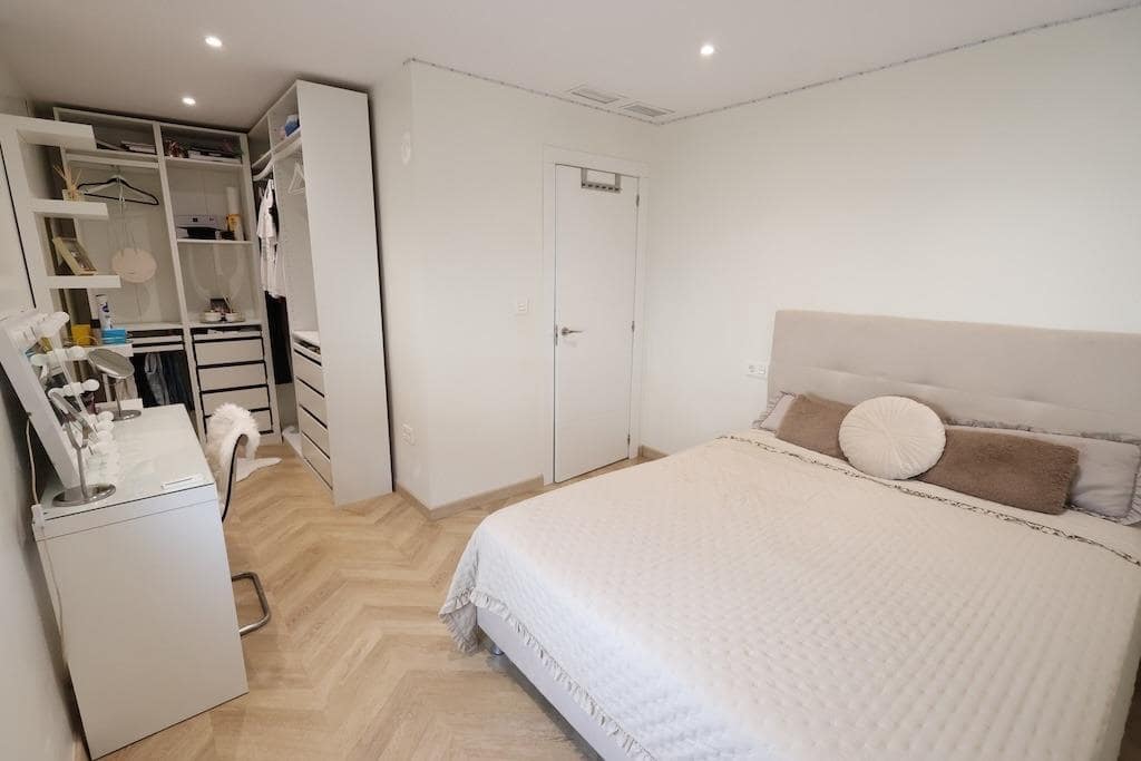 5 slaapkamer Villa te koop in Torrevieja met zwembad garage - € 599.000 (Ref: 10159264)