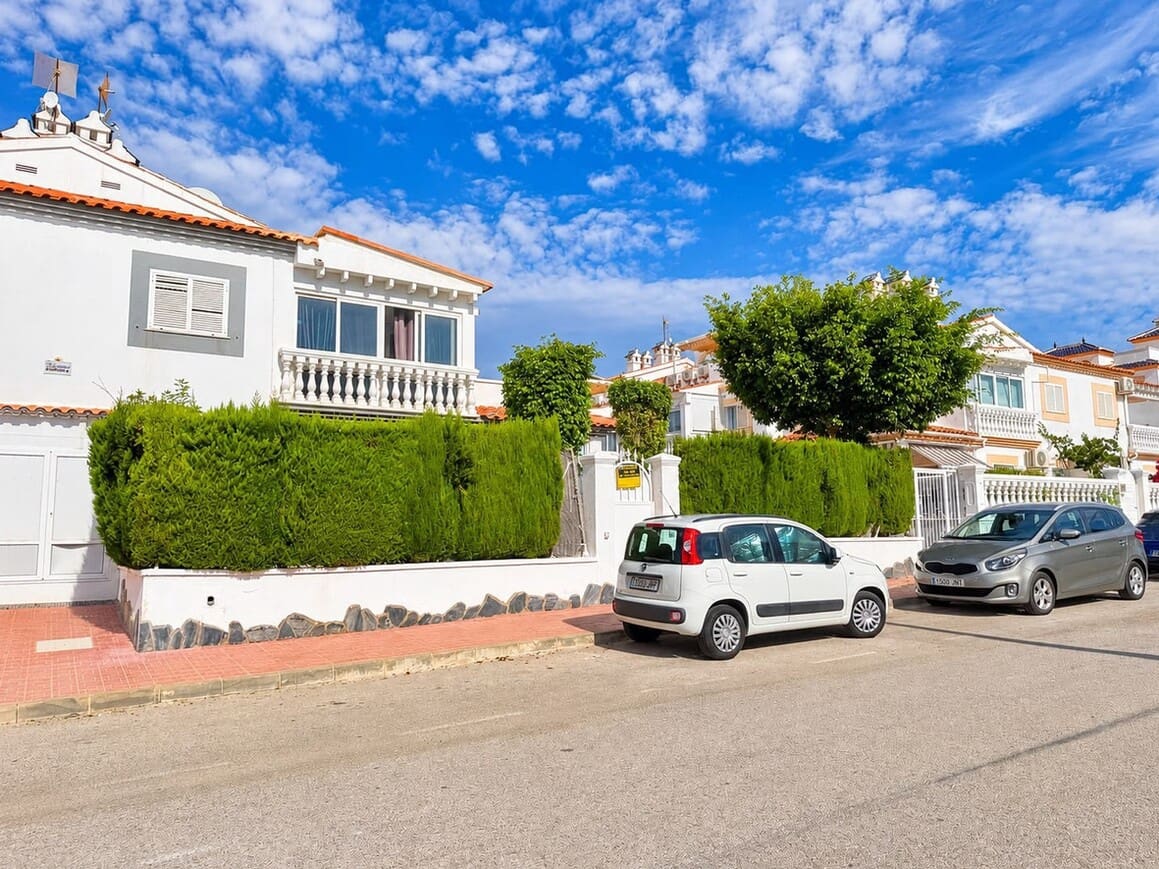 3 bedroom Villa for sale in Orihuela with pool - € 349,995 (Ref: 10159513)