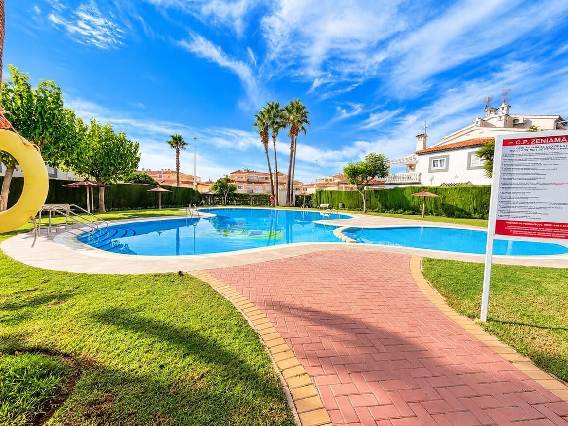 3 bedroom Villa for sale in Orihuela with pool - € 349,995 (Ref: 10159513)