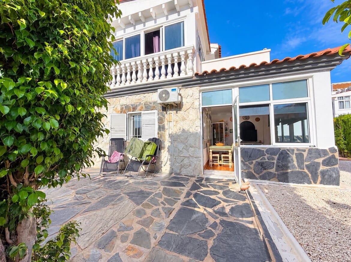 3 bedroom Villa for sale in Orihuela with pool - € 349,995 (Ref: 10159513)