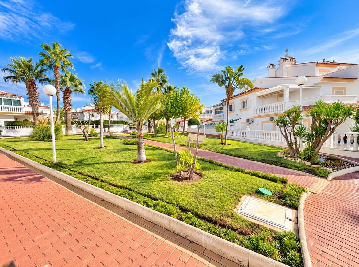 3 bedroom Villa for sale in Orihuela with pool - € 349,995 (Ref: 10159513)