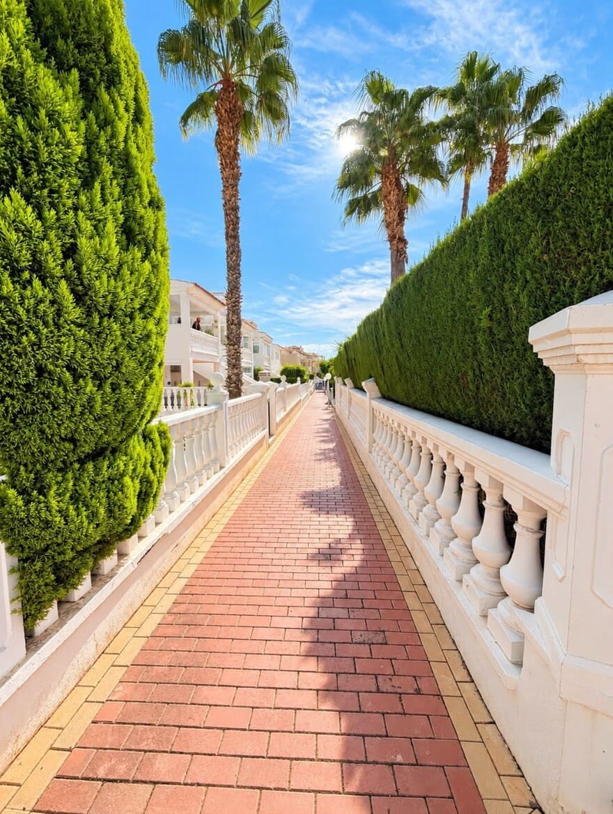 3 bedroom Villa for sale in Orihuela with pool - € 349,995 (Ref: 10159513)