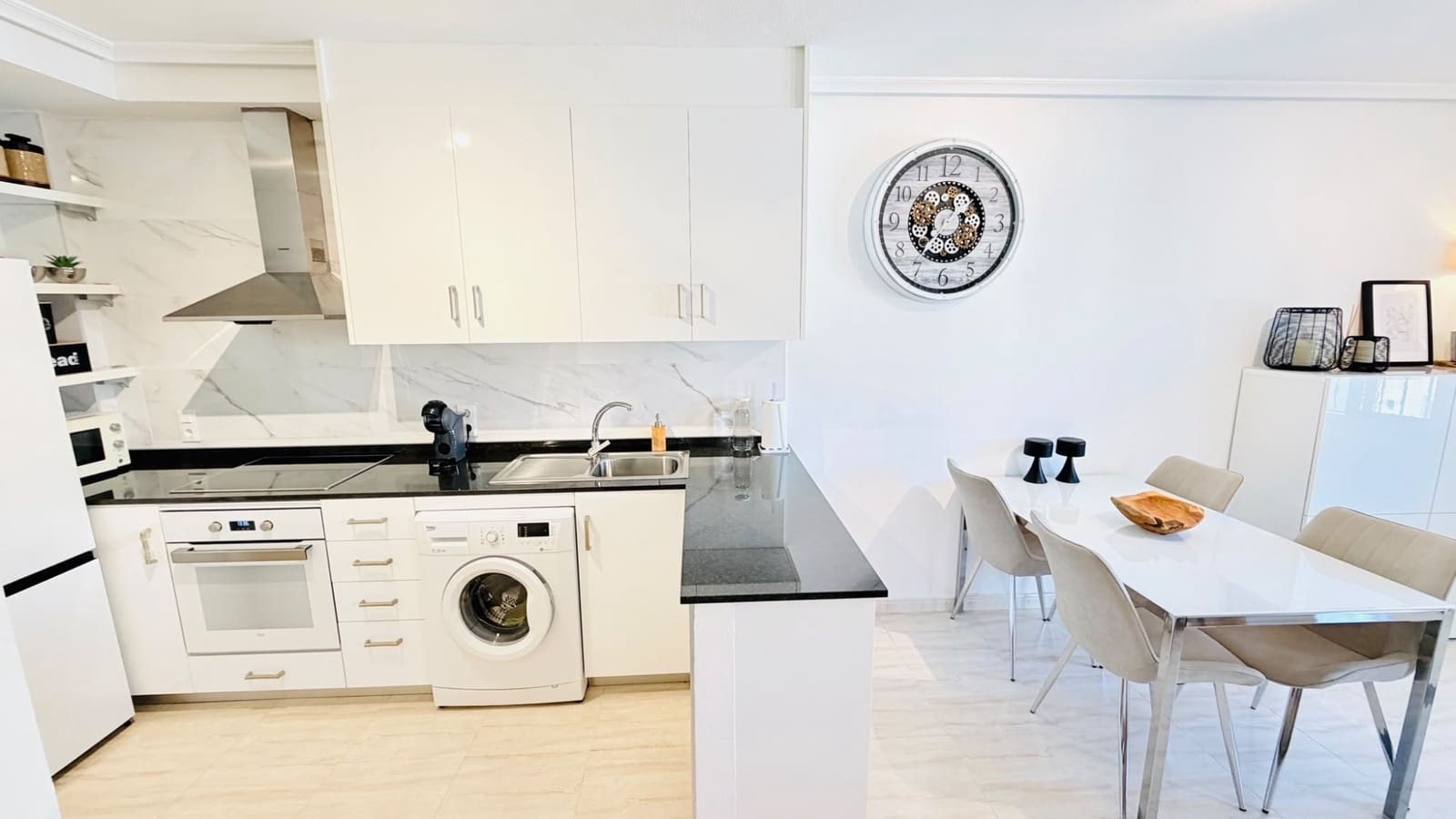 2 soverom Kjedet enebolig til salgs i Daya Vieja med svømmebasseng - € 179 000 (Ref: 10160206)