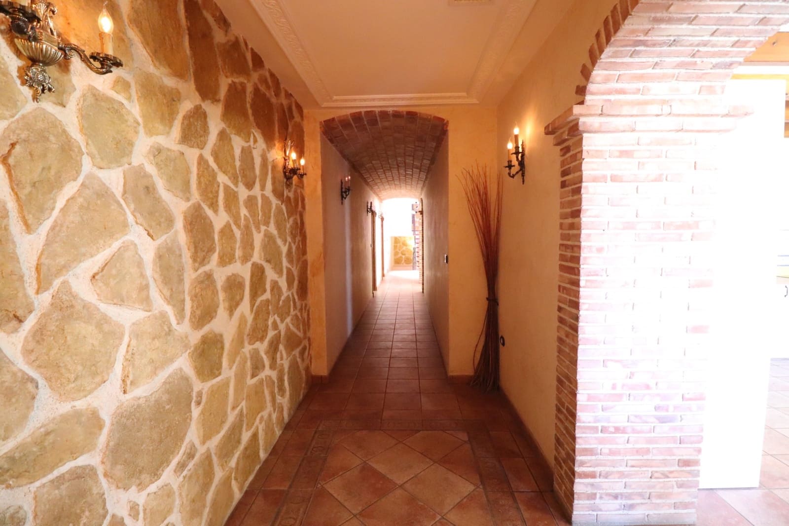 5 bedroom Villa for sale in Rojales with pool garage - € 600,000 (Ref: 10160460)
